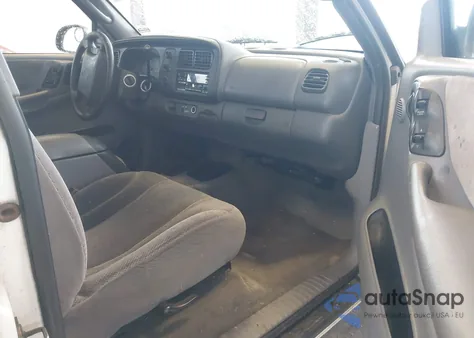 2000 Dodge Dakota Slt/Sport from USA, damaged, VIN 1B7FL26X3YS693695